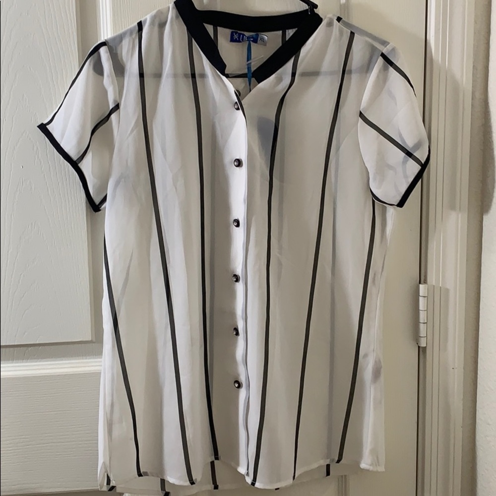 Cute button top